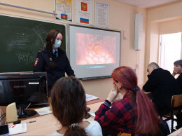 Дети и взрослые под пристальным вниманием медиков