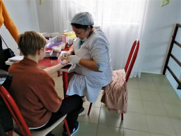 Специалисты детской поликлиники осмотрели детей из Херсонской области