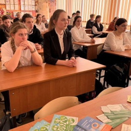 Сотрудники Горбольницы проводят встречи с молодежью Сотрудники Горбольницы проводят встречи с молодежью