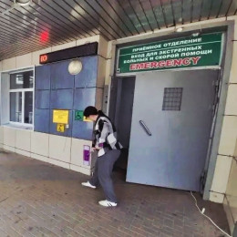 Сотрудники Городской больницы Анапы дружно вышли на уборку территории Сотрудники Городской больницы Анапы дружно вышли на уборку территории