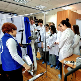 Путь в медицину: студенты медицинского колледжа прошли многодневное погружение в профессию