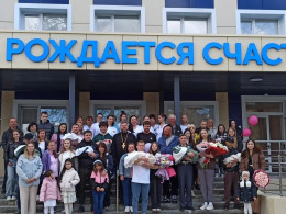 Символ новой жизни: в день Пасхи состоялась первая выписка в отремонтированном роддоме Анапы Символ новой жизни: в день Пасхи состоялась первая выписка в отремонтированном роддоме Анапы