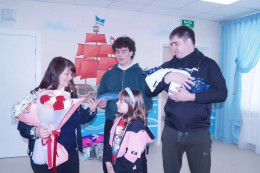 Символ новой жизни: в день Пасхи состоялась первая выписка в отремонтированном роддоме Анапы Символ новой жизни: в день Пасхи состоялась первая выписка в отремонтированном роддоме Анапы